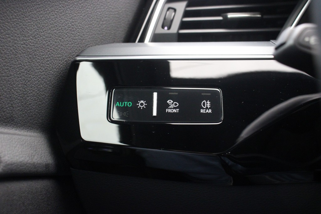 Audi e-tron (P382NT) met abonnement