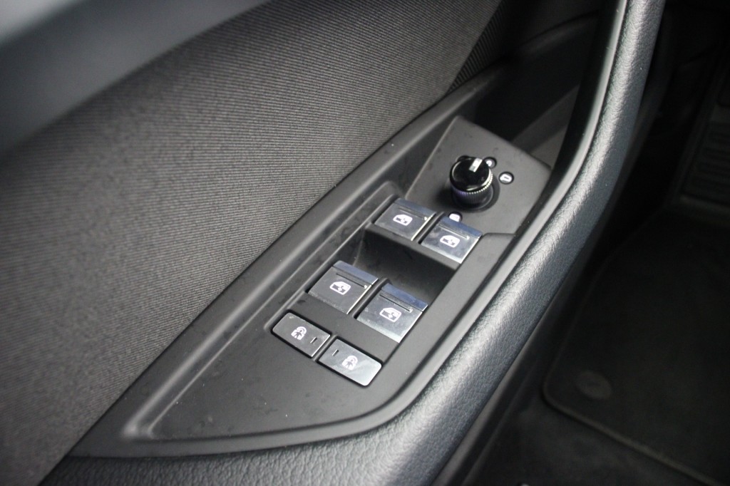 Audi e-tron (P382NT) met abonnement