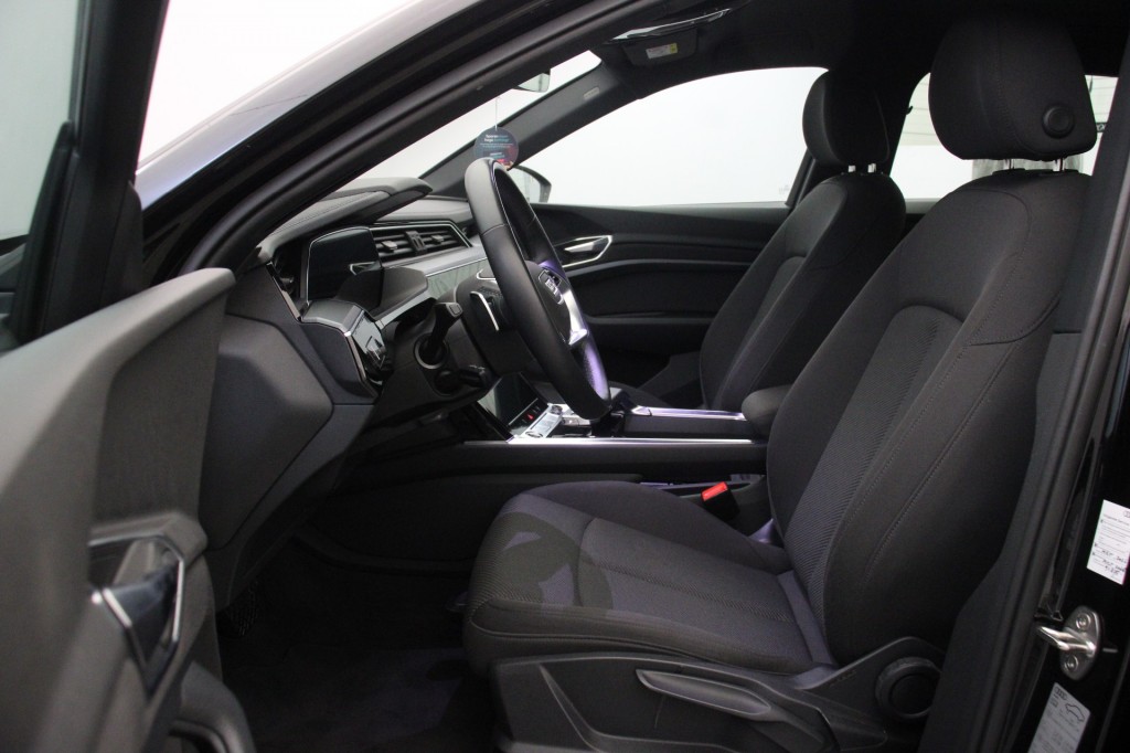 Audi e-tron (P382NT) met abonnement