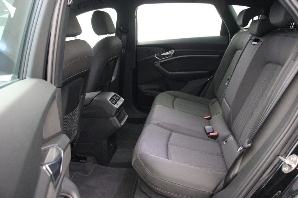 Audi e-tron (P382NT) met abonnement