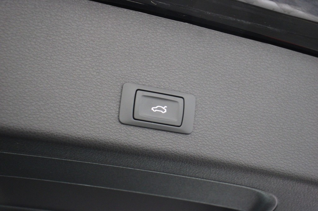 Audi e-tron (P382NT) met abonnement