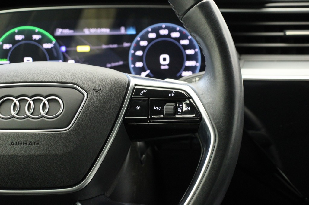 Audi e-tron (N775RG) met abonnement