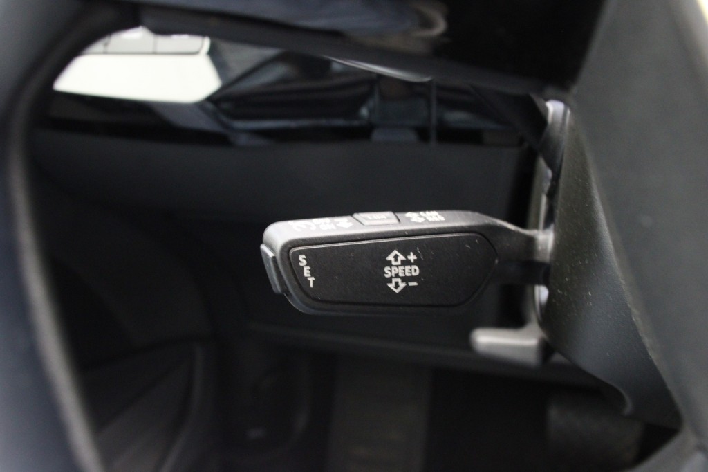 Audi e-tron (N775RG) met abonnement