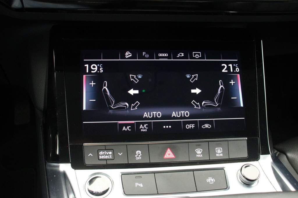 Audi e-tron (N775RG) met abonnement