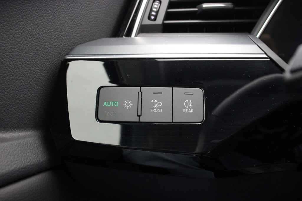 Audi e-tron (N775RG) met abonnement