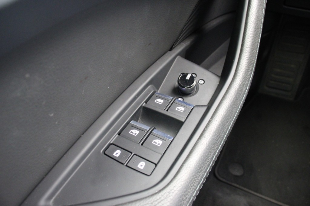 Audi e-tron (N775RG) met abonnement