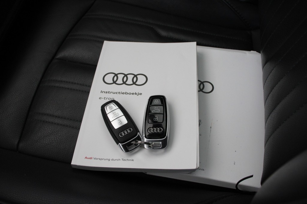 Audi e-tron (N775RG) met abonnement