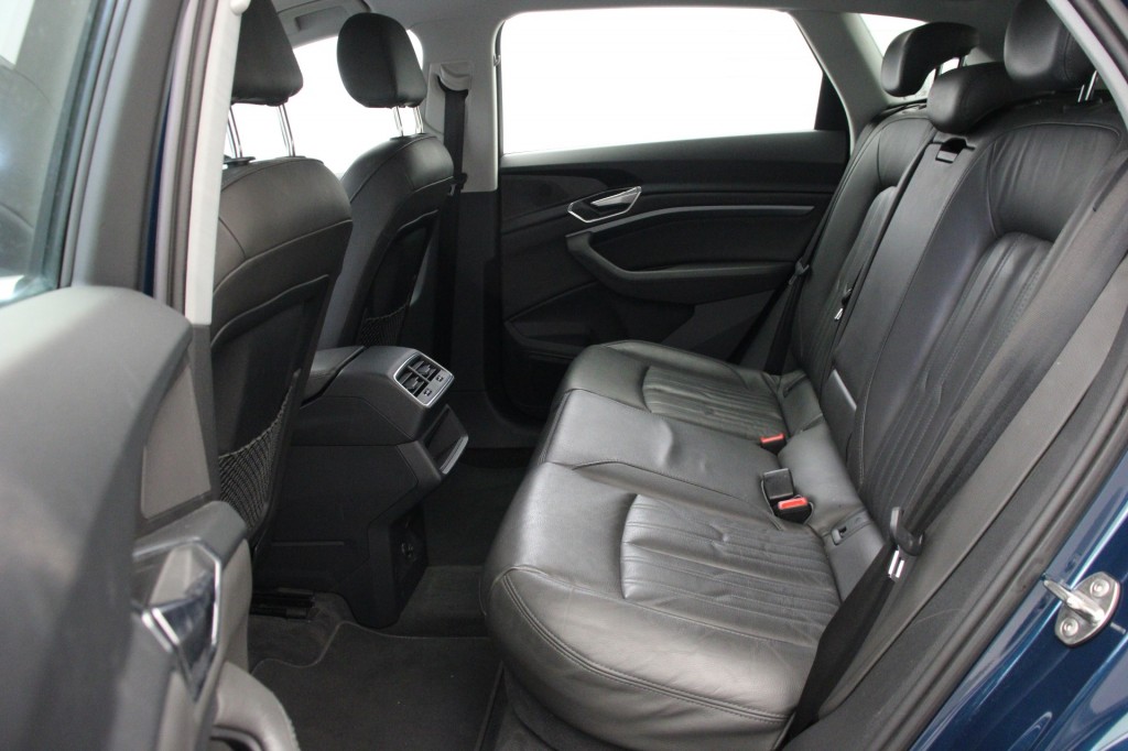 Audi e-tron (N775RG) met abonnement