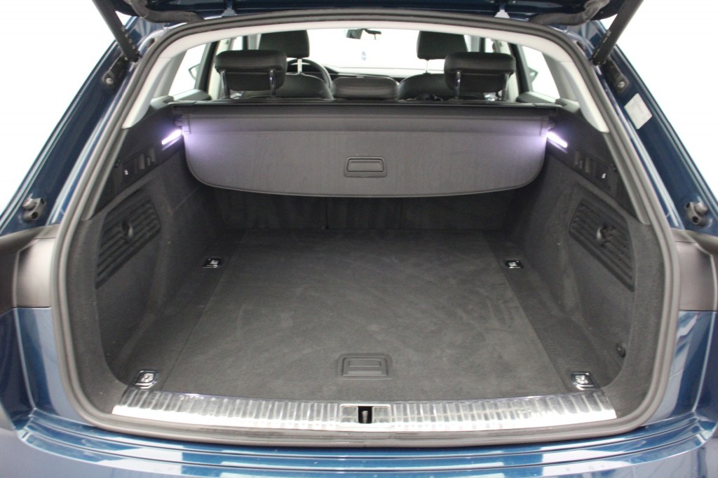 Audi e-tron (N775RG) met abonnement