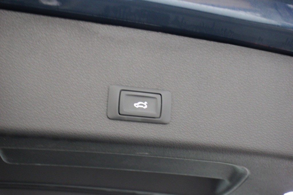 Audi e-tron (N775RG) met abonnement