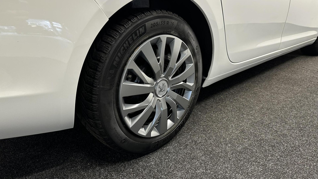 Peugeot 308 (G870HH) met abonnement