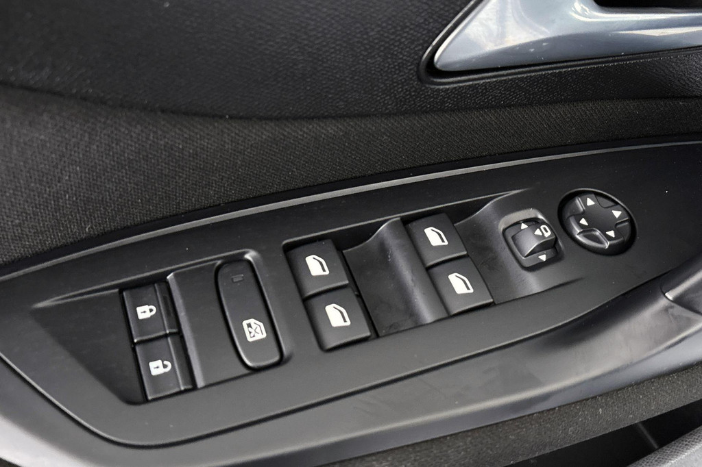 Peugeot 308 (GFR25D) met abonnement