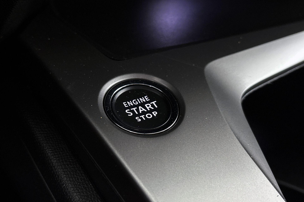 Peugeot 308 (GFR33D) met abonnement