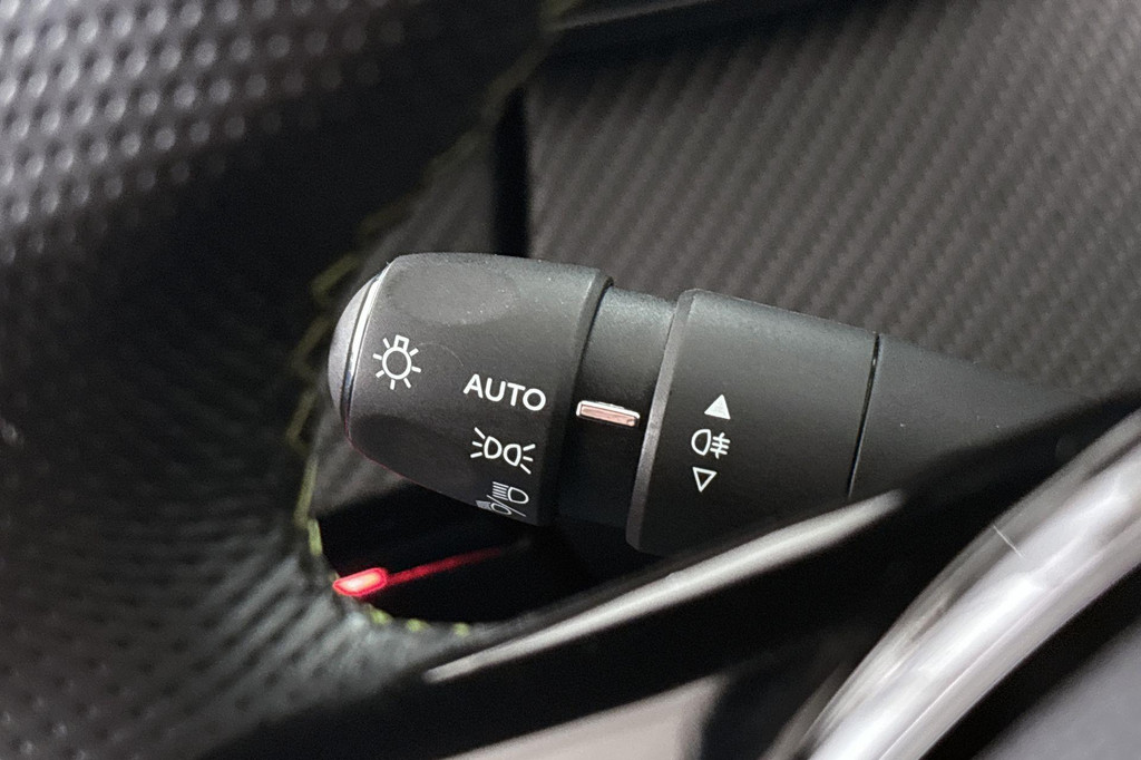 Peugeot e-2008 (T394JR) met abonnement