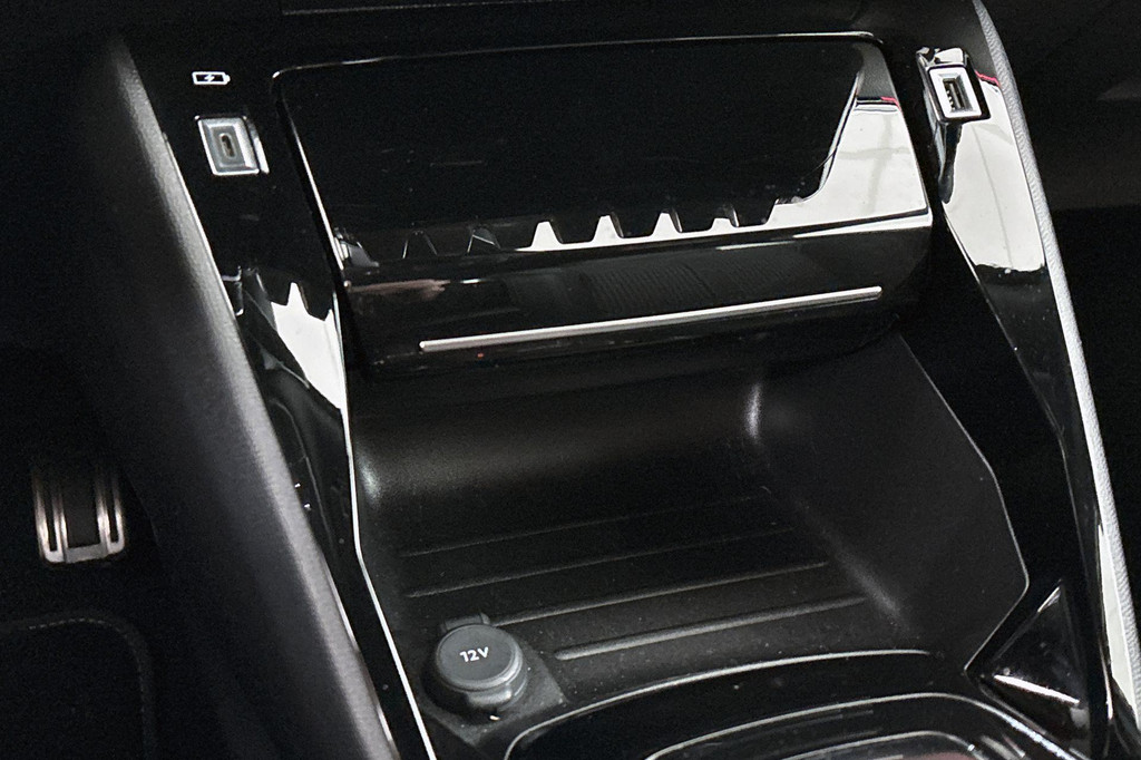 Peugeot e-2008 (T394JR) met abonnement