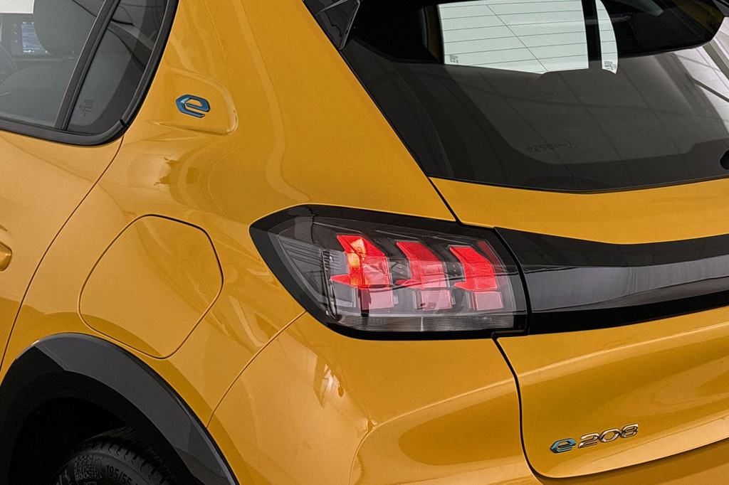 Peugeot e-208 (T493PB) met abonnement