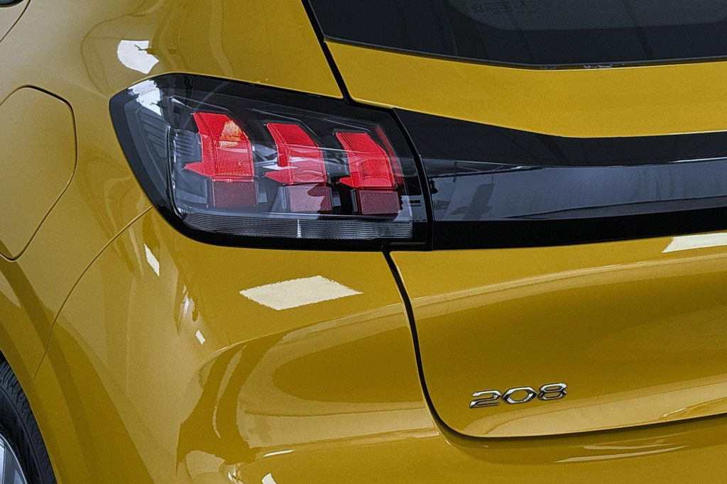 Peugeot 208 (T071HS) met abonnement