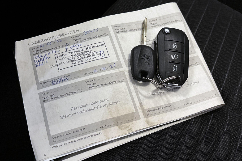 Peugeot 208 (T071HS) met abonnement