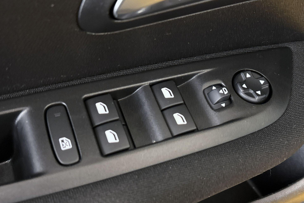 Peugeot 208 (T071HS) met abonnement