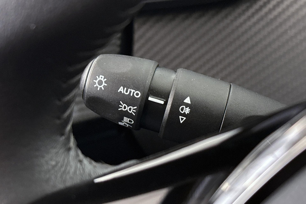 Peugeot 208 (T071HS) met abonnement