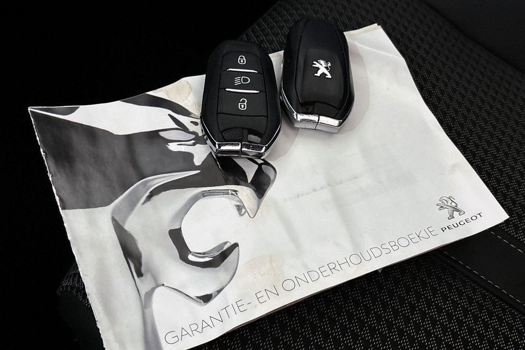 Peugeot 2008 (K865ZH) met abonnement