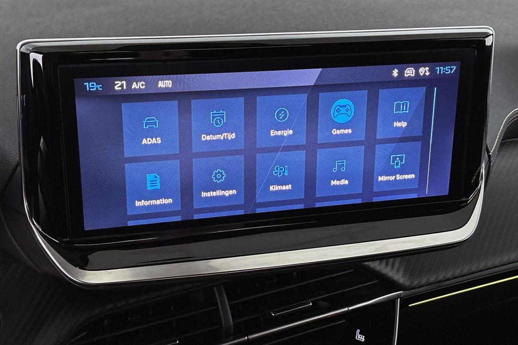 Peugeot e-208 (X040XT) met abonnement