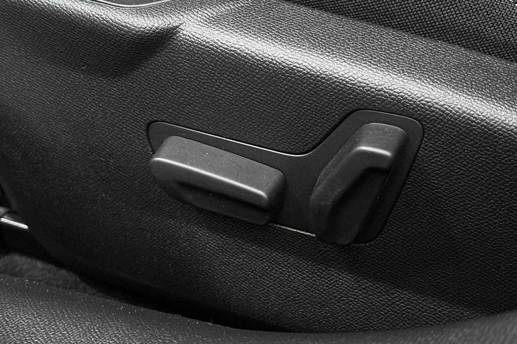 Peugeot e-208 (X040XT) met abonnement