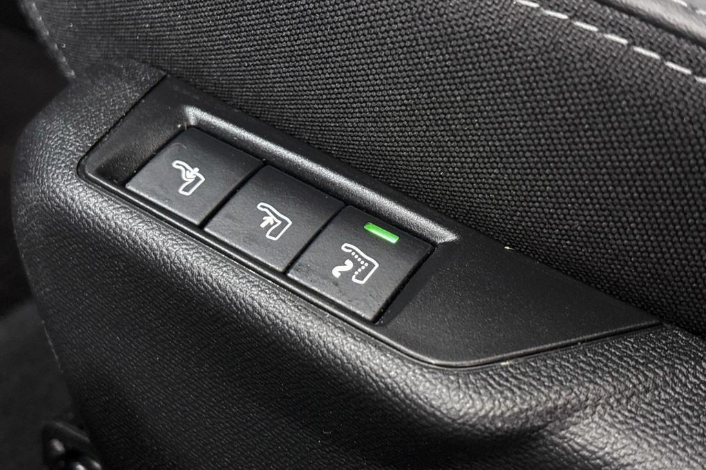 Peugeot e-208 (X040XT) met abonnement