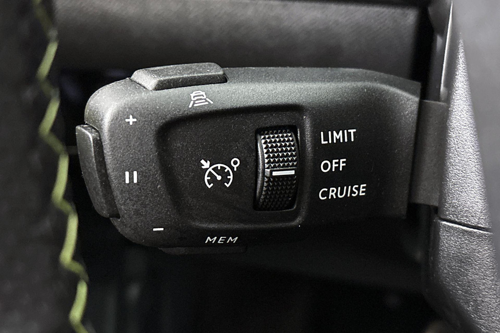 Peugeot e-208 (X040XT) met abonnement