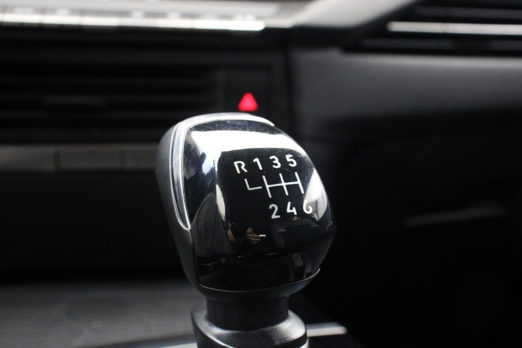 Opel Astra (S399FJ) met abonnement