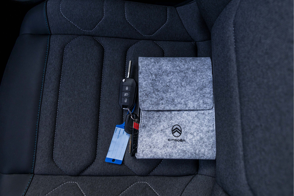 Citroën Ë-C4 (Z849RS) met abonnement