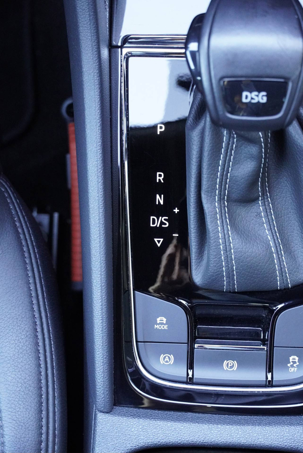 ŠKODA Karoq (N601LP) met abonnement