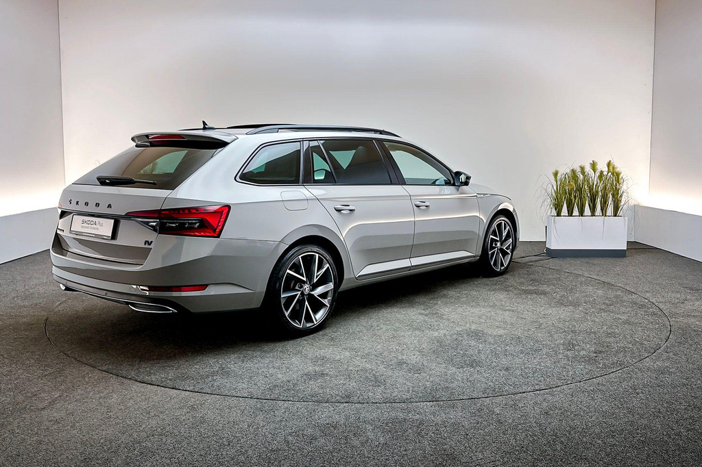 ŠKODA Superb (K775GS) met abonnement