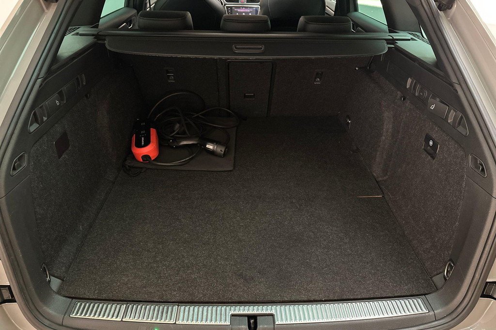 ŠKODA Superb (K775GS) met abonnement