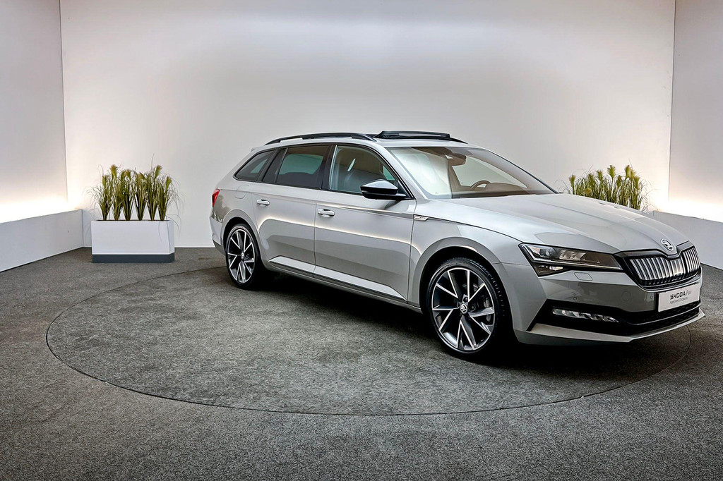 ŠKODA Superb (K775GS) met abonnement
