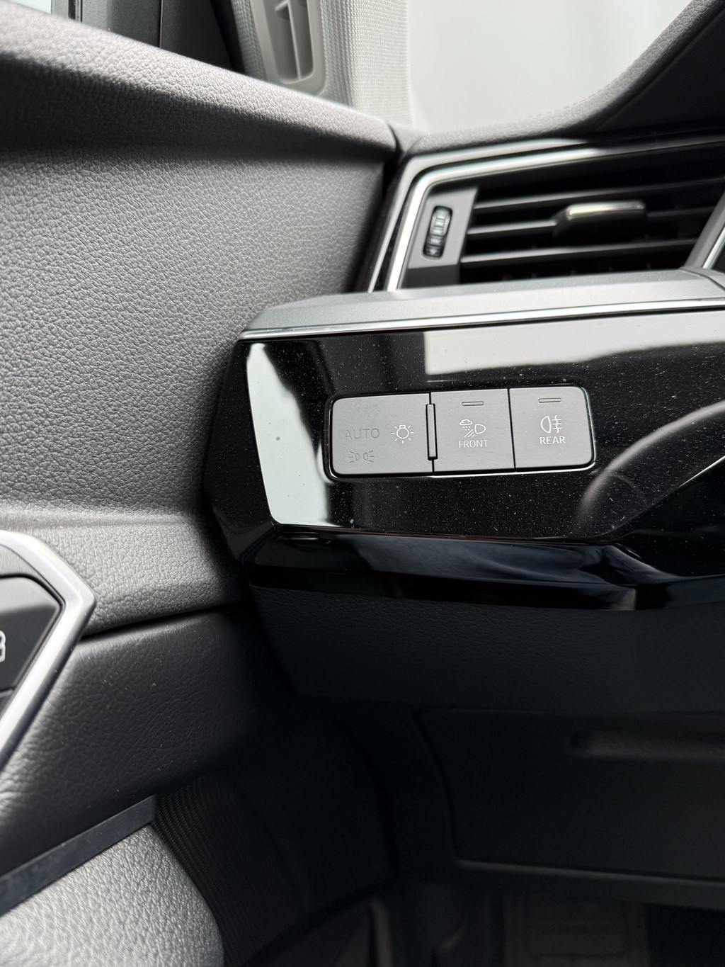 Audi e-tron (R458GN) met abonnement