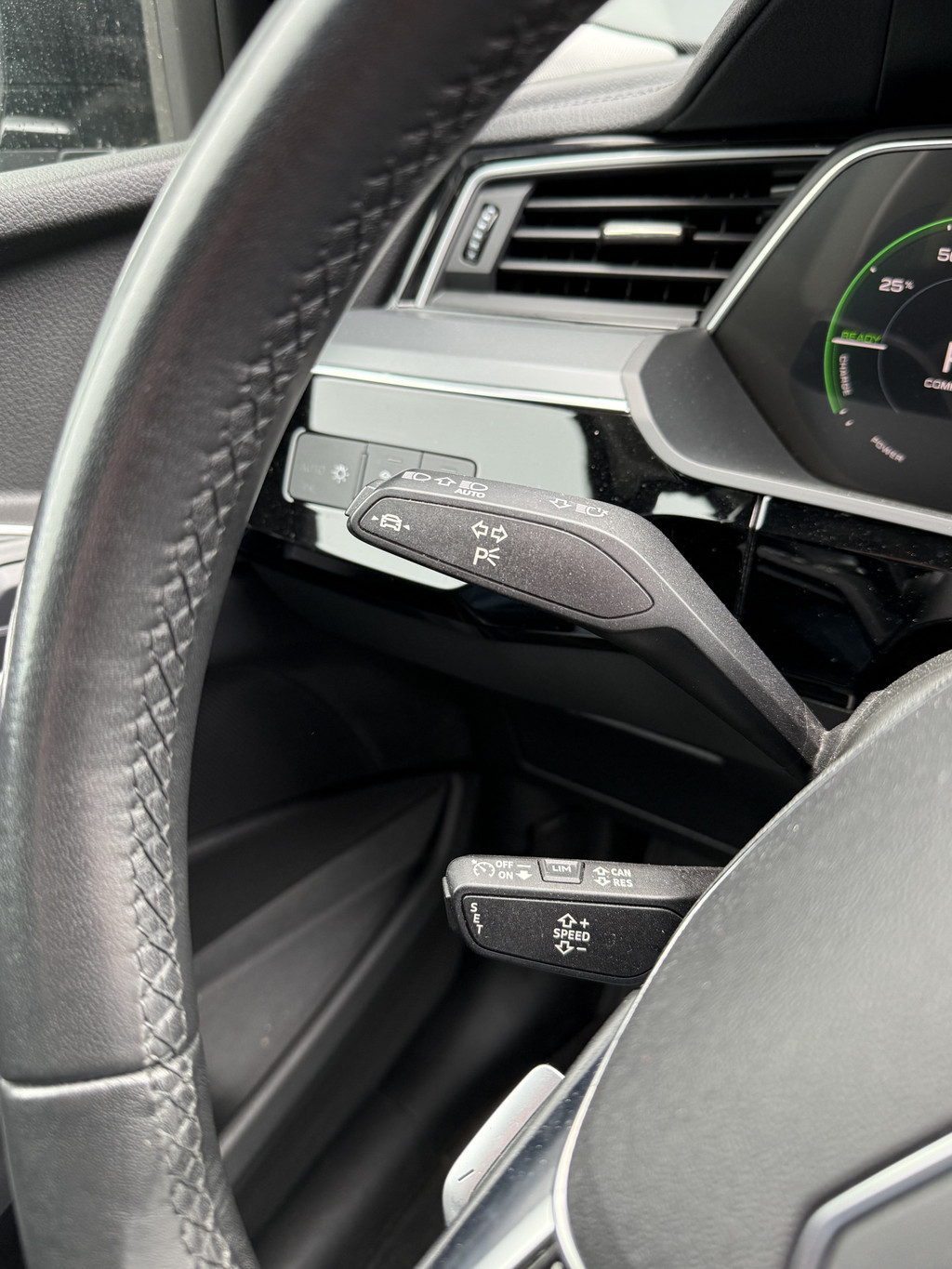 Audi e-tron (R458GN) met abonnement