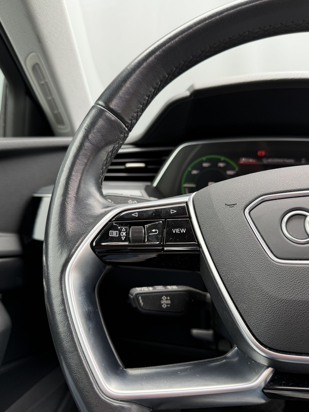 Audi e-tron (R458GN) met abonnement