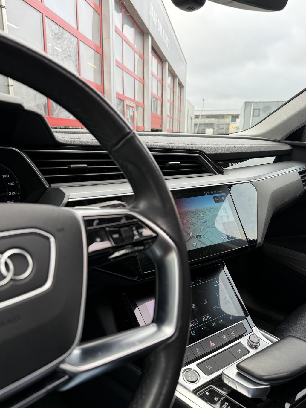 Audi e-tron (R458GN) met abonnement