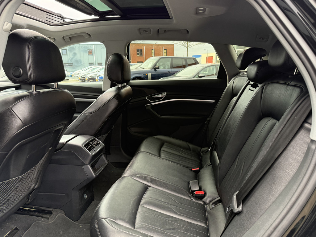 Audi e-tron (R458GN) met abonnement