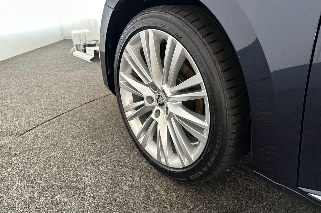 ŠKODA Superb (JLG01K) met abonnement