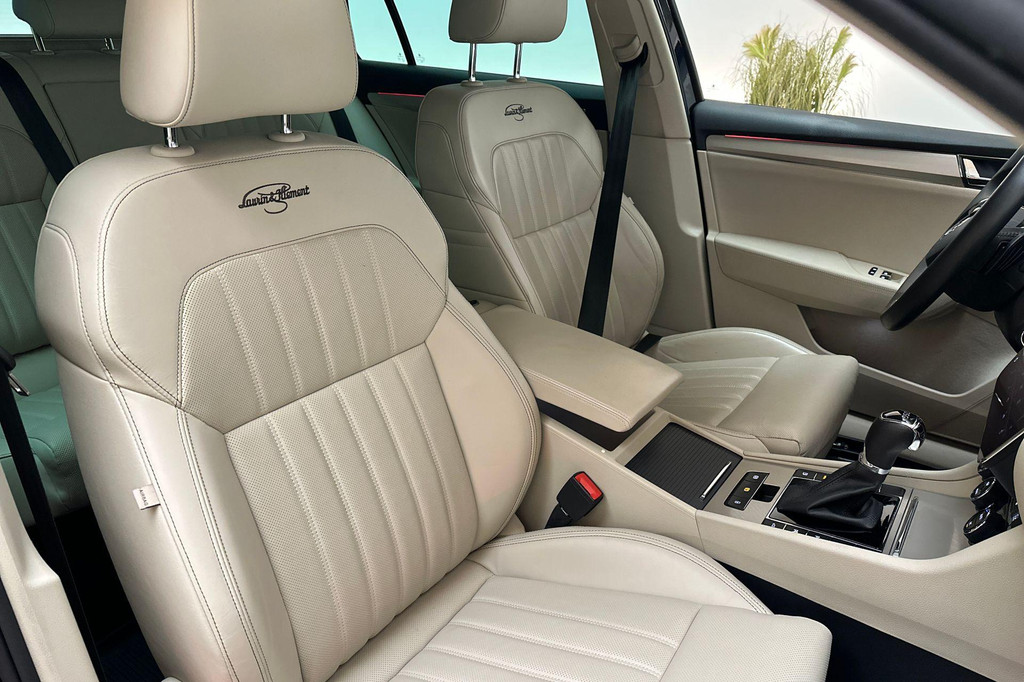 ŠKODA Superb (JLG01K) met abonnement