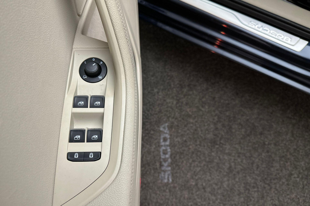 ŠKODA Superb (JLG01K) met abonnement