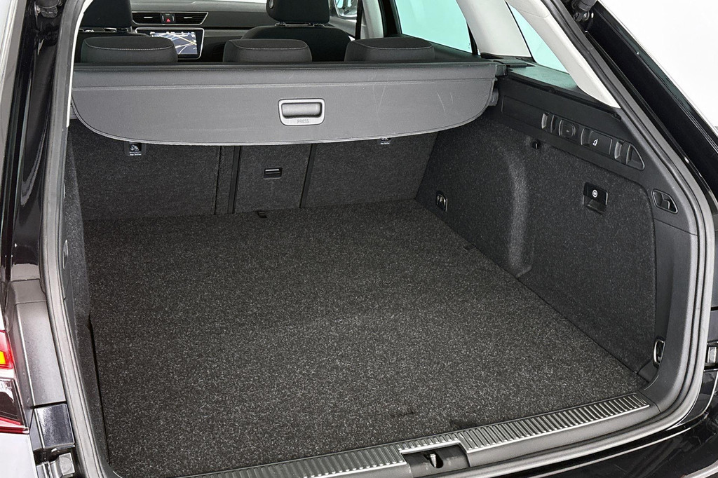 ŠKODA Superb (JZK17S) met abonnement