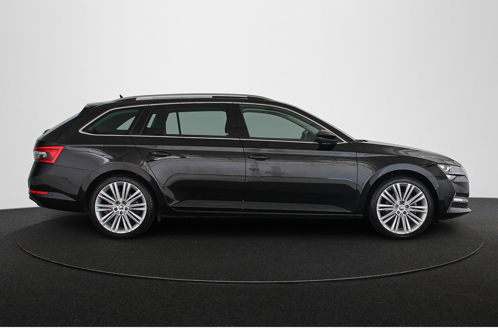 ŠKODA Superb (JZK17S) met abonnement