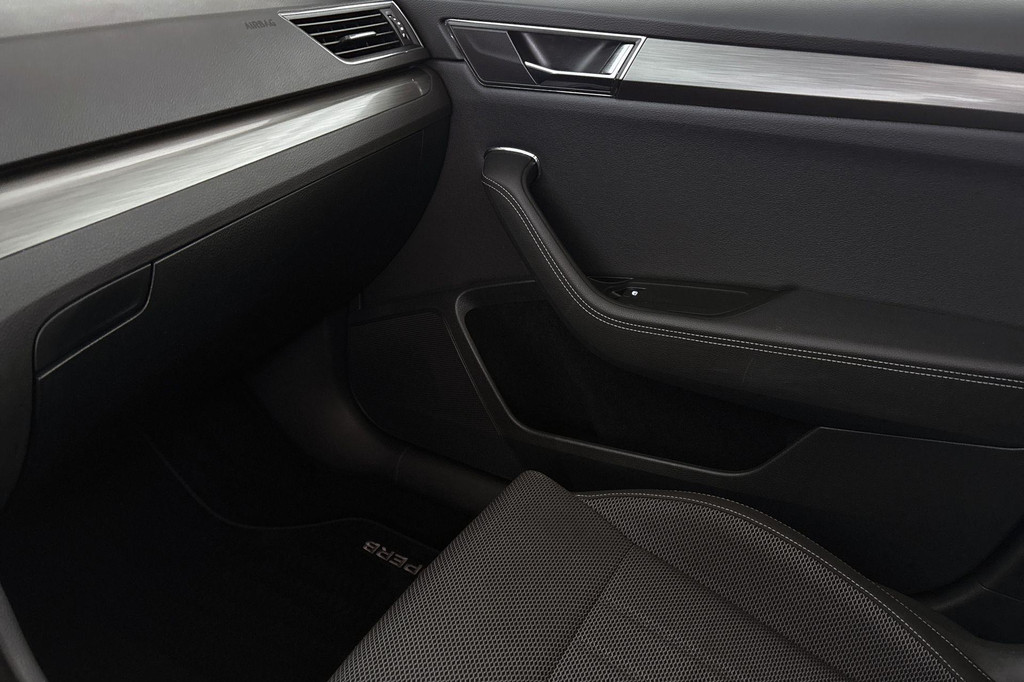 ŠKODA Superb (JZK17S) met abonnement