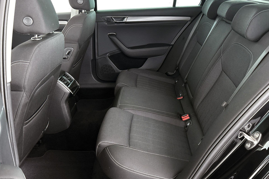 ŠKODA Superb (JZK17S) met abonnement