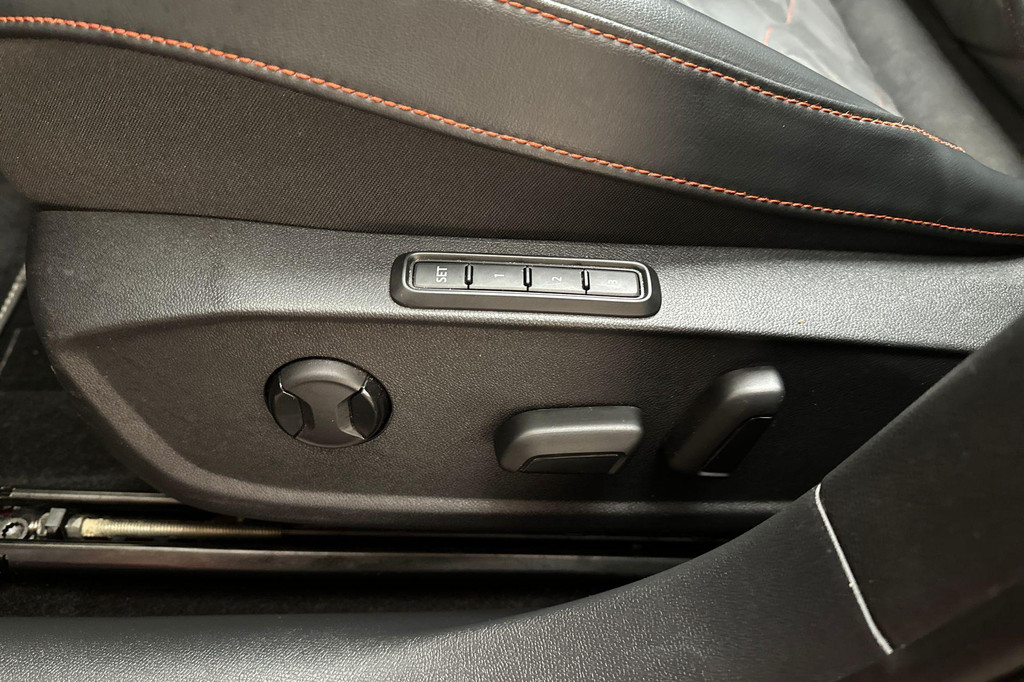 Seat Leon Sportstourer (JXZ55K) met abonnement