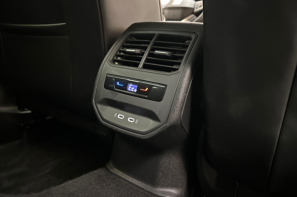 Seat Leon Sportstourer (JXZ31K) met abonnement