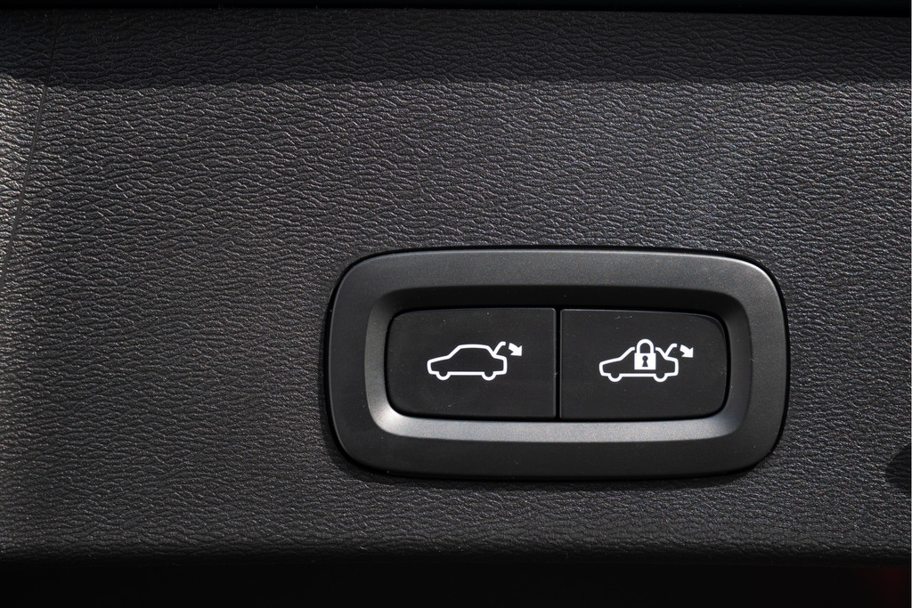 Volvo XC40 (N755SR) met abonnement